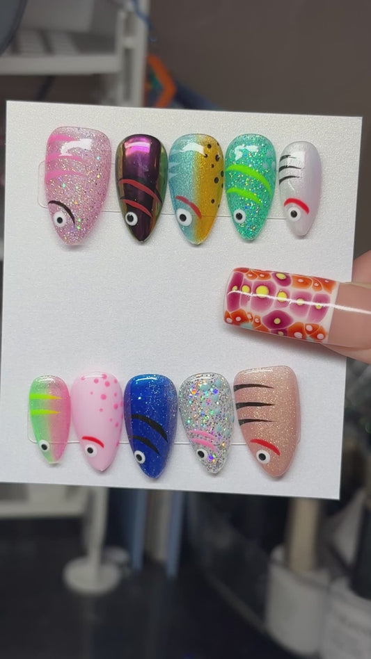 FISHIES! (Random colors)